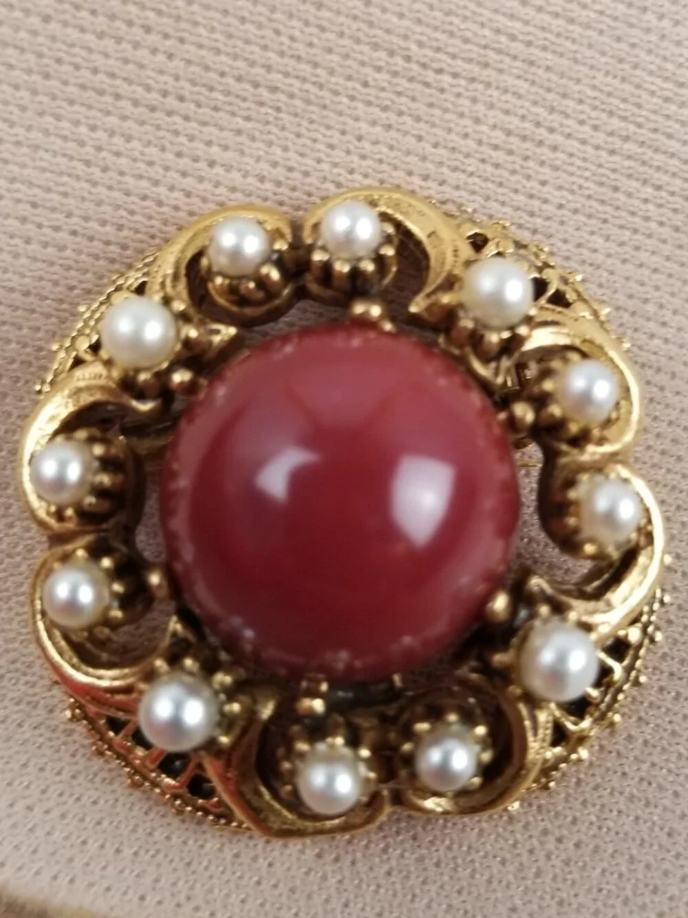 Vintage Florenza Cluster Pin Gold Ton Pearl Carnelian Signed 1 in Brooch